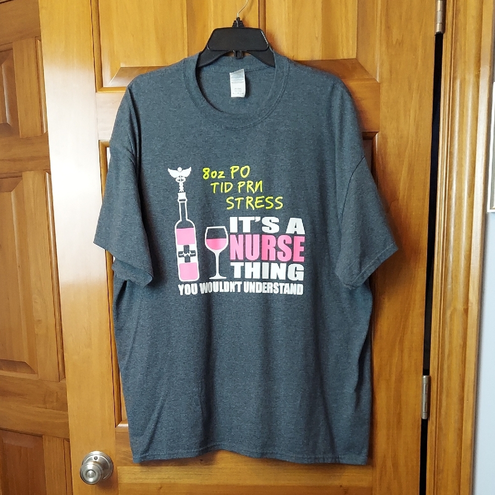 * Gildan Heavy Cotton Nurse Medical Graphic T-Shirt in Gray, Size 2X, Like New